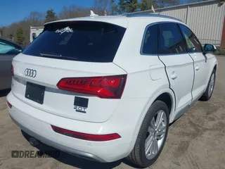 2018 Audi Q5 Premium Plus with VIN WA1BNAFY2J2082584, listed as a IAAI auction lot 41794887 with 53,877 mi miles. Bid and sale history available at carsss.com. Image 4.
