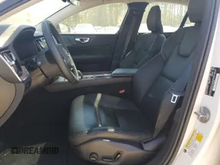 2024 Volvo S60 Plus Dark Theme z VIN 7JRL12FL4RG300900, wystawiony jako Copart lot #54564055 z przebiegiem Nie podano mil oraz Czysty tytuł • Clean title. Historia ofert i sprzedaży dostępna na DreamBid. Obrazek 7.