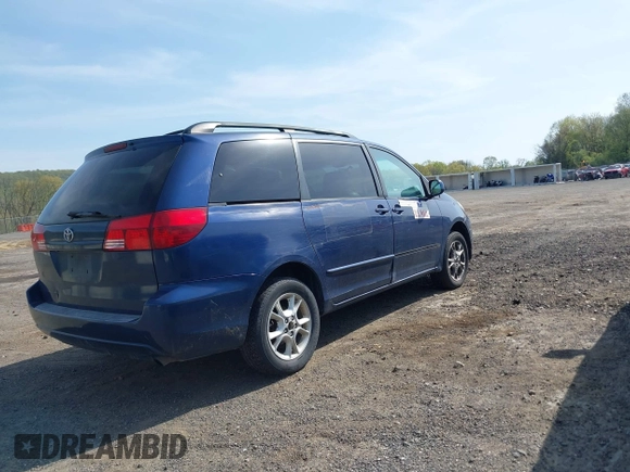 2005 Toyota Sienna XLE with VIN 5TDBA22CX5S048098, listed as a IAAI auction lot 42160255 with 199,185 mi miles. Bid and sale history available at carsss.com. Image 4.