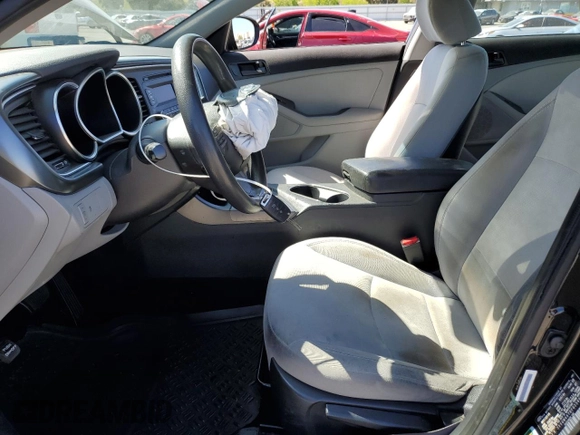2015 Kia Optima LX z VIN 5XXGM4A78FG354023, wystawiony jako Copart lot #56218145 z przebiegiem 103 054 mil mil oraz Szkoda całkowita • Salvage title. Historia ofert i sprzedaży dostępna na DreamBid. Obrazek 7.