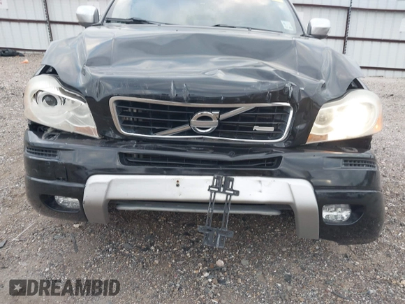 2014 Volvo XC90 R-Design with VIN YV4952CF3E1688921, listed as a IAAI auction lot 41172394 with 102,986 mi miles and . Bid and sale history available at DreamBid. Image 19.