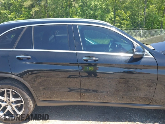 2019 Mercedes-Benz GLC 300 with VIN WDC0G4JB2KV126704, listed as a IAAI auction lot 42186764 with 63,070 mi miles and . Bid and sale history available at DreamBid. Image 13.