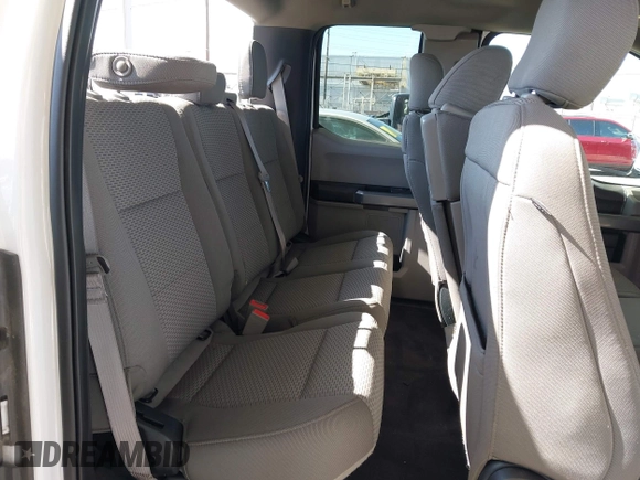 2018 Ford F-150 XL z VIN 1FTEX1CP3JFB32667, wystawiony jako IAAI lot #42242939 z przebiegiem 149 549 mil mil oraz . Historia ofert i sprzedaży dostępna na DreamBid. Obrazek 8.