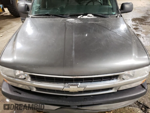 2001 Chevrolet Suburban LS with VIN 3GNFK16T81G111623, listed as a Copart auction lot 43782935 with 302,353 mi miles and Non Repairable. Bid and sale history available at carsss.com. Image 12.