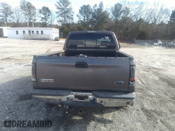 2005 Ford F-250 XL z VIN 1FTSW21565EA07042, wystawiony jako IAAI lot #41591458 z przebiegiem 254 824 mil mil oraz . Historia ofert i sprzedaży dostępna na DreamBid. Obrazek 16.