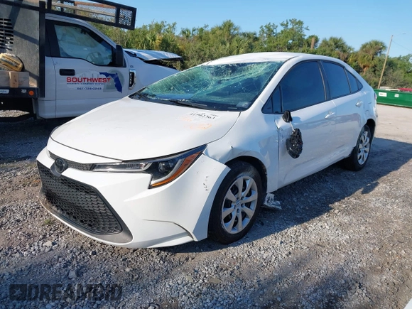 2020 Toyota Corolla LE with VIN 5YFEPRAEXLP092941, listed as a IAAI auction lot 41902363 with 62,847 mi miles. Bid and sale history available at carsss.com. Image 2.