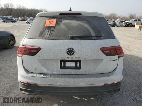 2024 Volkswagen Tiguan Wolfsburg Edition z VIN 3VVAB7AX9RM220316, wystawiony jako Copart lot #49146475 z przebiegiem Nie podano mil oraz Szkoda całkowita • Salvage title. Historia ofert i sprzedaży dostępna na DreamBid. Obrazek 6.