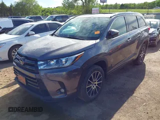2018 Toyota Highlander SE with VIN 5TDKZRFH4JS548677, listed as a IAAI auction lot 42171321 with 94,205 mi miles and . Bid and sale history available at DreamBid. Image 17.