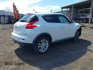 2014 Nissan Juke S with VIN JN8AF5MR6ET355970, listed as a IAAI auction lot 41516806 with 65,934 mi miles. Bid and sale history available at carsss.com. Image 4.