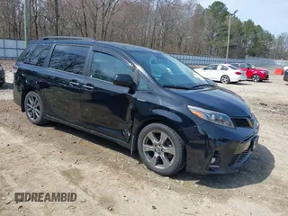 2018 Toyota Sienna SE z VIN 5TDXZ3DC7JS955175, wystawiony jako IAAI lot #41810397 z przebiegiem 165 198 mil mil oraz . Historia ofert i sprzedaży dostępna na DreamBid. Obrazek 1.