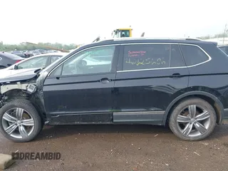 2020 Volkswagen Tiguan SE with VIN 3VV2B7AX8LM177213, listed as a IAAI auction lot 42125606 with 34,578 mi miles and . Bid and sale history available at DreamBid. Image 15.
