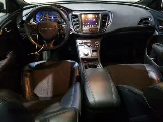 2016 Chrysler 200 S z VIN 1C3CCCBB3GN178183, wystawiony jako Copart lot #86161394 z przebiegiem 28 113 mil mil oraz Szkoda całkowita • Salvage title. Historia ofert i sprzedaży dostępna na DreamBid. Obrazek 8.