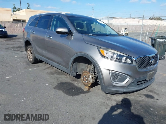 2018 Kia Sorento LX with VIN 5XYPG4A38JG338364, listed as a IAAI auction lot 41555370 with 73,883 mi miles. Bid and sale history available at carsss.com. Image 1.