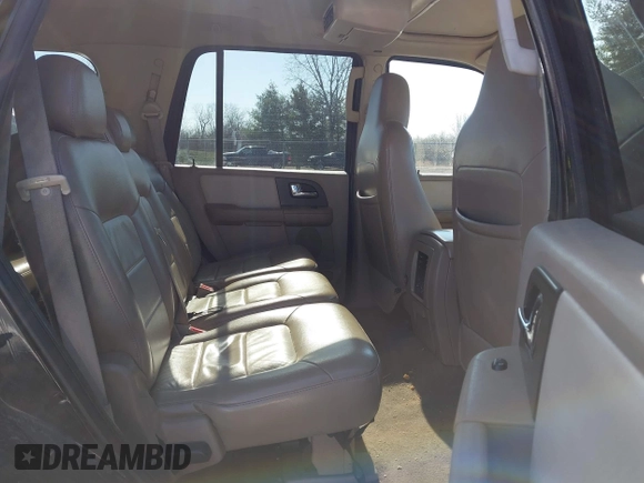 2005 Ford Expedition Eddie Bauer with VIN 1FMFU18575LA43580, listed as a IAAI auction lot 41838176 with 222,967 mi miles. Bid and sale history available at carsss.com. Image 8.