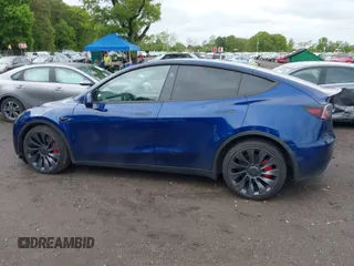 2024 Tesla Model Y Performance z VIN 7SAYGDEF1RA265382, wystawiony jako IAAI lot #42308468 z przebiegiem 9 700 mil mil oraz . Historia ofert i sprzedaży dostępna na DreamBid. Obrazek 14.