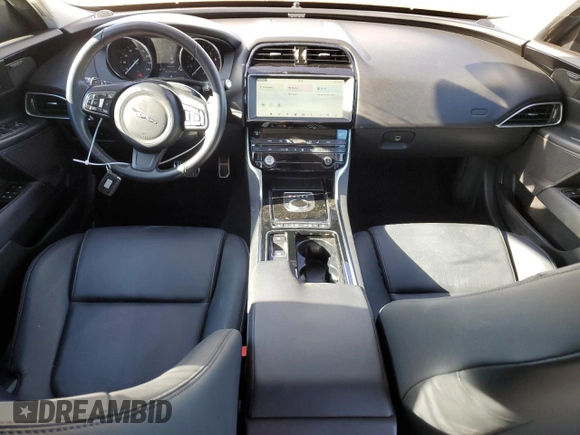 2019 Jaguar XE 25t Premium with VIN SAJAJ4FX2KCP45087, listed as a Copart auction lot 39395124 with 34,035 mi miles. Bid and sale history available at carsss.com. Image 8.