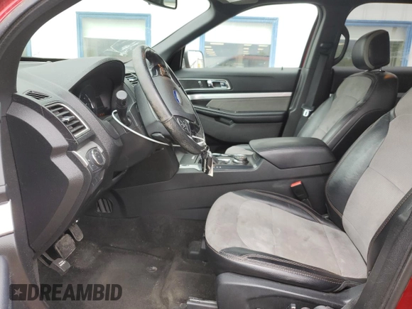 2017 Ford Explorer XLT z VIN 1FM5K8D81HGC53275, wystawiony jako Copart lot #53998225 z przebiegiem 38 557 mil mil oraz Szkoda całkowita • Salvage title. Historia ofert i sprzedaży dostępna na DreamBid. Obrazek 7.