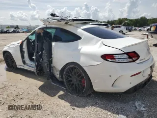 2019 Mercedes-Benz C 63 S AMG z VIN WDDWJ8HB1KF899291, wystawiony jako Copart lot #70641174 z przebiegiem Nie podano mil oraz Nie do naprawy • Non repairable. Historia ofert i sprzedaży dostępna na DreamBid. Obrazek 2.