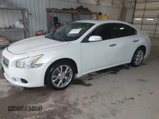 2014 Nissan Maxima SV z VIN 1N4AA5AP8EC499409, wystawiony jako IAAI lot #41732697 z przebiegiem 117 202 mil mil oraz . Historia ofert i sprzedaży dostępna na DreamBid. Obrazek 2.