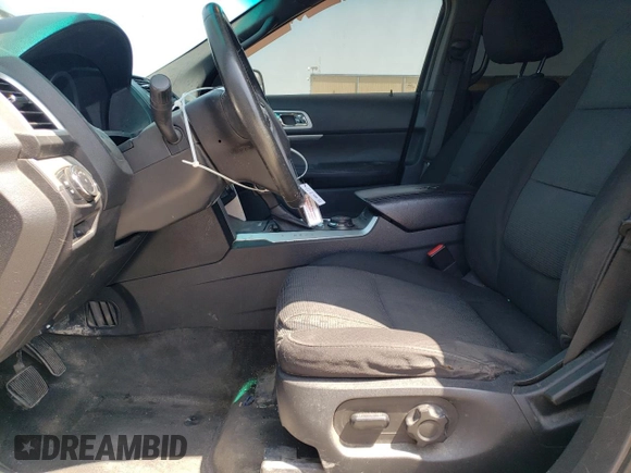 2011 Ford Explorer XLT z VIN 1FMHK8D83BGA51137, wystawiony jako Copart lot #50527015 z przebiegiem 161 554 mil mil oraz Szkoda całkowita • Salvage title. Historia ofert i sprzedaży dostępna na DreamBid. Obrazek 7.