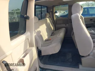 2005 Chevrolet Silverado 1500 LS z VIN 1GCEC19Z45Z290847, wystawiony jako IAAI lot #42400070 z przebiegiem 110 513 mil mil oraz . Historia ofert i sprzedaży dostępna na DreamBid. Obrazek 8.