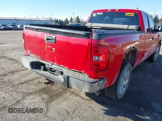 2010 Chevrolet Silverado 1500 LT with VIN 1GCSCSE06AZ137817, listed as a IAAI auction lot 41472286 with 292,814 mi miles and . Bid and sale history available at DreamBid. Image 4.