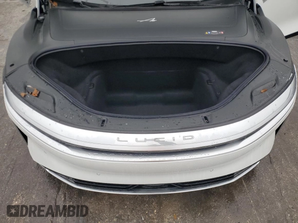 2025 Lucid Air Touring z VIN 50EA1TEA1SA008797, wystawiony jako Copart lot #42288775 z przebiegiem 954 mil mil oraz Szkoda całkowita • Salvage title. Historia ofert i sprzedaży dostępna na DreamBid. Obrazek 11.