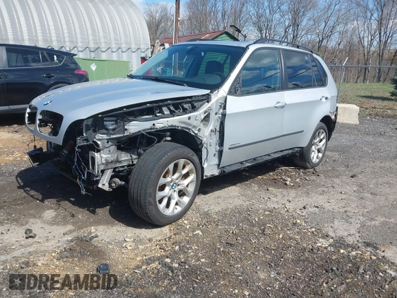 2012 BMW X5 35i с VIN 5UXZV4C56CL986384, выставлен на аукционе IAAI как лот 41986665 с пробегом Не указан миль и . История ставок и продаж доступна на DreamBid. Изображение 2.