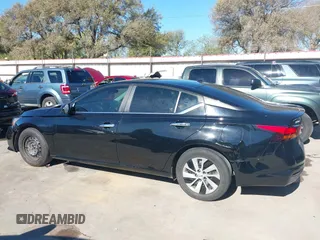 2020 Nissan Altima 2.5 S with VIN 1N4BL4BV2LC209412, listed as a IAAI auction lot 40852991 with 68,656 mi miles. Bid and sale history available at carsss.com. Image 14.