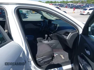 2016 Jeep Cherokee Altitude with VIN 1C4PJLAB0GW272536, listed as a IAAI auction lot 42092391 with 183,089 mi miles and . Bid and sale history available at DreamBid. Image 5.
