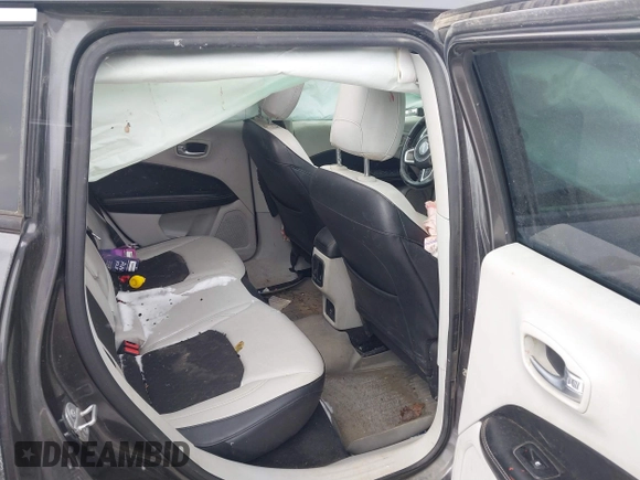 2017 Jeep Compass Latitude with VIN 3C4NJDBB1HT656327, listed as a IAAI auction lot 41629400 with 116,554 mi miles. Bid and sale history available at carsss.com. Image 8.