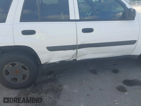 2005 Chevrolet TrailBlazer LT with VIN 1GNDT13S052380505, listed as a IAAI auction lot 40809454 with 139,395 mi miles and . Bid and sale history available at DreamBid. Image 6.