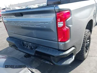 2020 Chevrolet Silverado 1500 LT Trail Boss with VIN 3GCPYFED9LG237690, listed as a IAAI auction lot 41470921 with 19,181 mi miles. Bid and sale history available at carsss.com. Image 17.