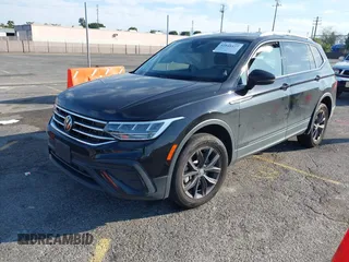 2022 Volkswagen Tiguan SE with VIN 3VV3B7AX5NM042455, listed as a IAAI auction lot 41848427 with 44,631 mi miles and . Bid and sale history available at DreamBid. Image 2.
