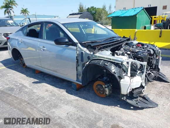 2024 Nissan Altima 2.5 SR with VIN 1N4BL4CVXRN353222, listed as a IAAI auction lot 42005337 with 1 mi miles. Bid and sale history available at carsss.com. Image 1.