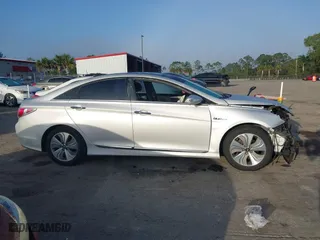 2015 Hyundai Sonata Hybrid Limited with VIN KMHEC4A44FA119321, listed as a IAAI auction lot 41517009 with 126,284 mi miles. Bid and sale history available at carsss.com. Image 14.