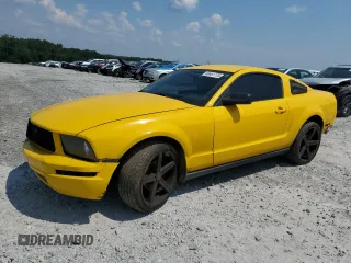 2005 Ford Mustang Deluxe with VIN 1ZVFT80N155198395, listed as a Copart auction lot 60481775 with 121,062 mi miles and Salvage title. Bid and sale history available at DreamBid. Image 1.