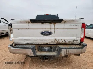 2017 Ford F-250 XL z VIN 1FT7W2A67HEF11151, wystawiony jako Copart lot #57052135 z przebiegiem 237 681 mil mil oraz Szkoda całkowita • Salvage title. Historia ofert i sprzedaży dostępna na DreamBid. Obrazek 6.