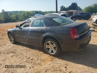 2006 Chrysler 300 z VIN 2C3KA43R06H318491, wystawiony jako Copart lot #53830045 z przebiegiem 179 090 mil mil oraz Szkoda całkowita • Salvage title. Historia ofert i sprzedaży dostępna na DreamBid. Obrazek 2.