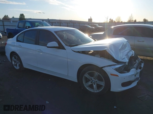 2015 BMW 3 Series 328i xDrive z VIN WBA3B5G59FNS19442, wystawiony jako IAAI lot #40711946 z przebiegiem 45 958 mil mil oraz . Historia ofert i sprzedaży dostępna na DreamBid. Obrazek 1.