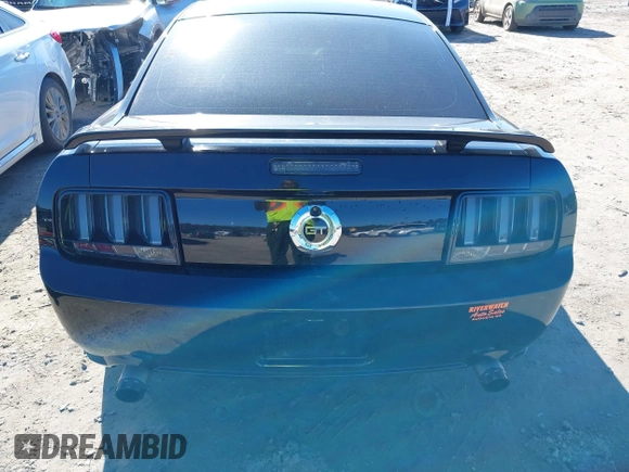 2007 Ford Mustang GT Deluxe with VIN 1ZVFT82H875263317, listed as a IAAI auction lot 41155196 with 69,631 mi miles and . Bid and sale history available at carsss.com. Image 16.