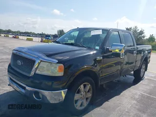 2008 Ford F-150 XLT z VIN 1FTPW14V28FB87601, wystawiony jako IAAI lot #42672726 z przebiegiem 220 203 mil mil oraz . Historia ofert i sprzedaży dostępna na DreamBid. Obrazek 6.