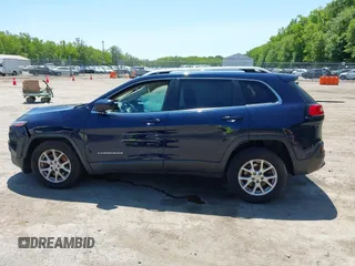 2016 Jeep Cherokee Latitude with VIN 1C4PJMCS5GW209340, listed as a IAAI auction lot 42401705 with 141,994 mi miles and . Bid and sale history available at DreamBid. Image 14.