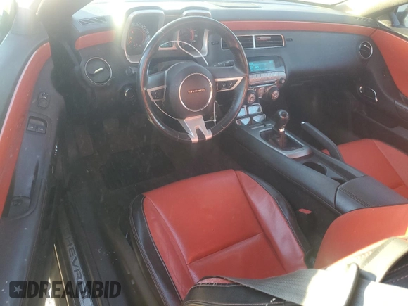 2010 Chevrolet Camaro 2SS z VIN 2G1FT1EW1A9155502, wystawiony jako Copart lot #86751964 z przebiegiem 101 879 mil mil oraz Szkody całkowita. Historia ofert i sprzedaży dostępna na DreamBid. Obrazek 8.