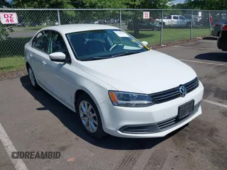 2014 Volkswagen Jetta SE с VIN 3VWD17AJ9EM420615, выставлен на аукционе IAAI как лот 42521817 с пробегом 95 433 миль миль и . История ставок и продаж доступна на DreamBid. Изображение 1.