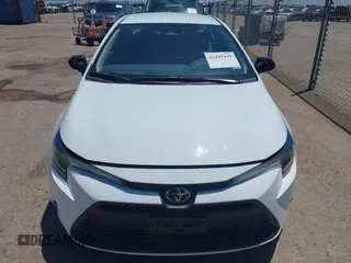 2025 Toyota Corolla LE z VIN 5YFB4MDE0SP287827, wystawiony jako IAAI lot #42495435 z przebiegiem 7 062 mil mil oraz . Historia ofert i sprzedaży dostępna na DreamBid. Obrazek 12.
