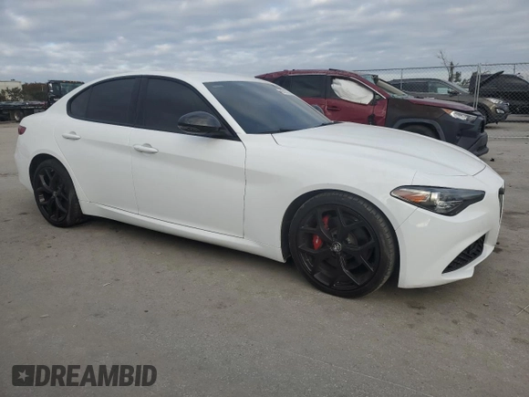 2019 Alfa Romeo Giulia Sport with VIN ZARFAMAN1K7619490, listed as a Copart auction lot 86025104 with 35,267 mi miles and Clean Title. Bid and sale history available at carsss.com. Image 4.