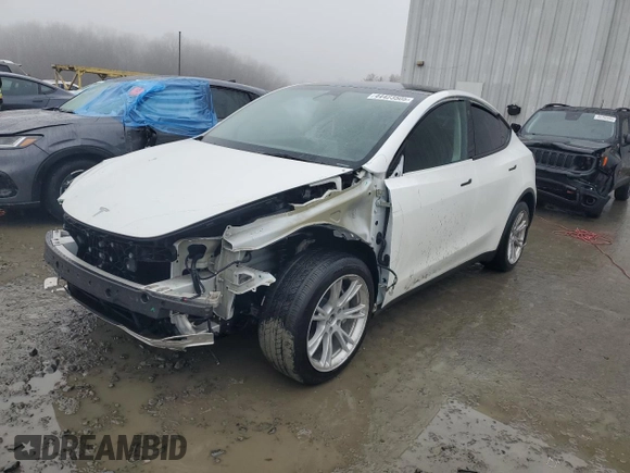 2023 Tesla Model Y Long Range z VIN 7SAYGDEE1PA114563, wystawiony jako Copart lot #44423505 z przebiegiem Nie podano mil oraz Szkody całkowita. Historia ofert i sprzedaży dostępna na DreamBid. Obrazek 1.