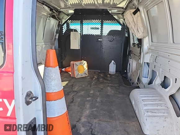 2006 Ford Econoline Cargo with VIN 1FTNE24L86HB36121, listed as a IAAI auction lot 42150606 with 160,922 mi miles and . Bid and sale history available at DreamBid. Image 1.