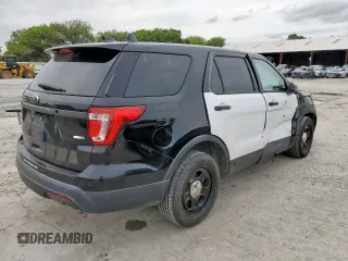 2017 Ford Police Interceptor Utility z VIN 1FM5K8ARXHGB15585, wystawiony jako Copart lot #58861855 z przebiegiem 95 176 mil mil oraz Szkoda całkowita • Salvage title. Historia ofert i sprzedaży dostępna na DreamBid. Obrazek 3.